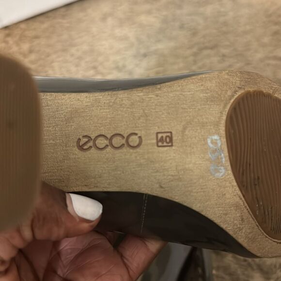 ECCO Gray Patent Leather Mary Jane Heel Shoes size 9 Fall Twee Coquette Academia - Picture 8 of 8